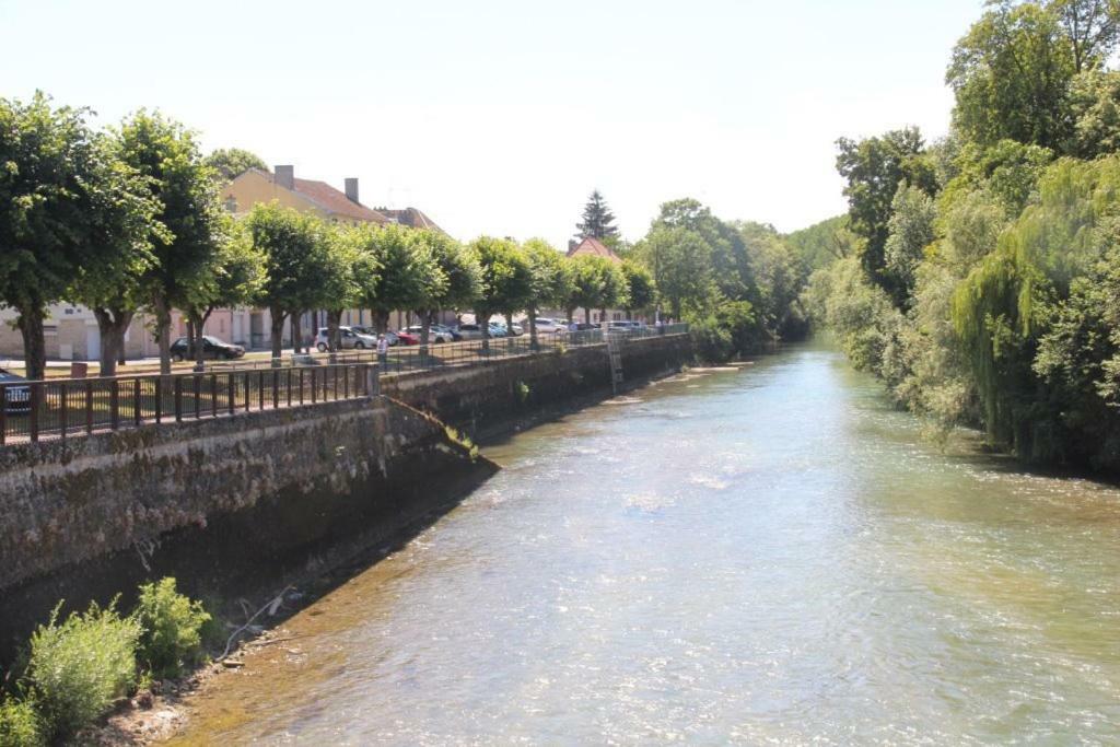 Le Saint Hubert Hotel Arcis-sur-Aube Exterior foto
